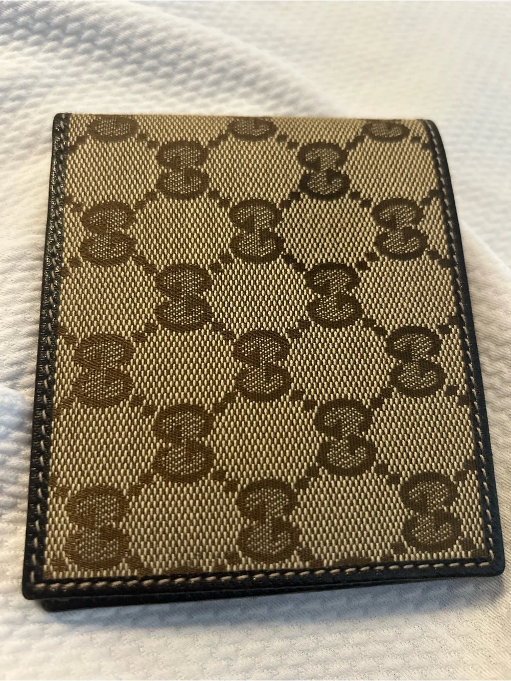 BRAND NEW Gucci Bi-Fold Wallet